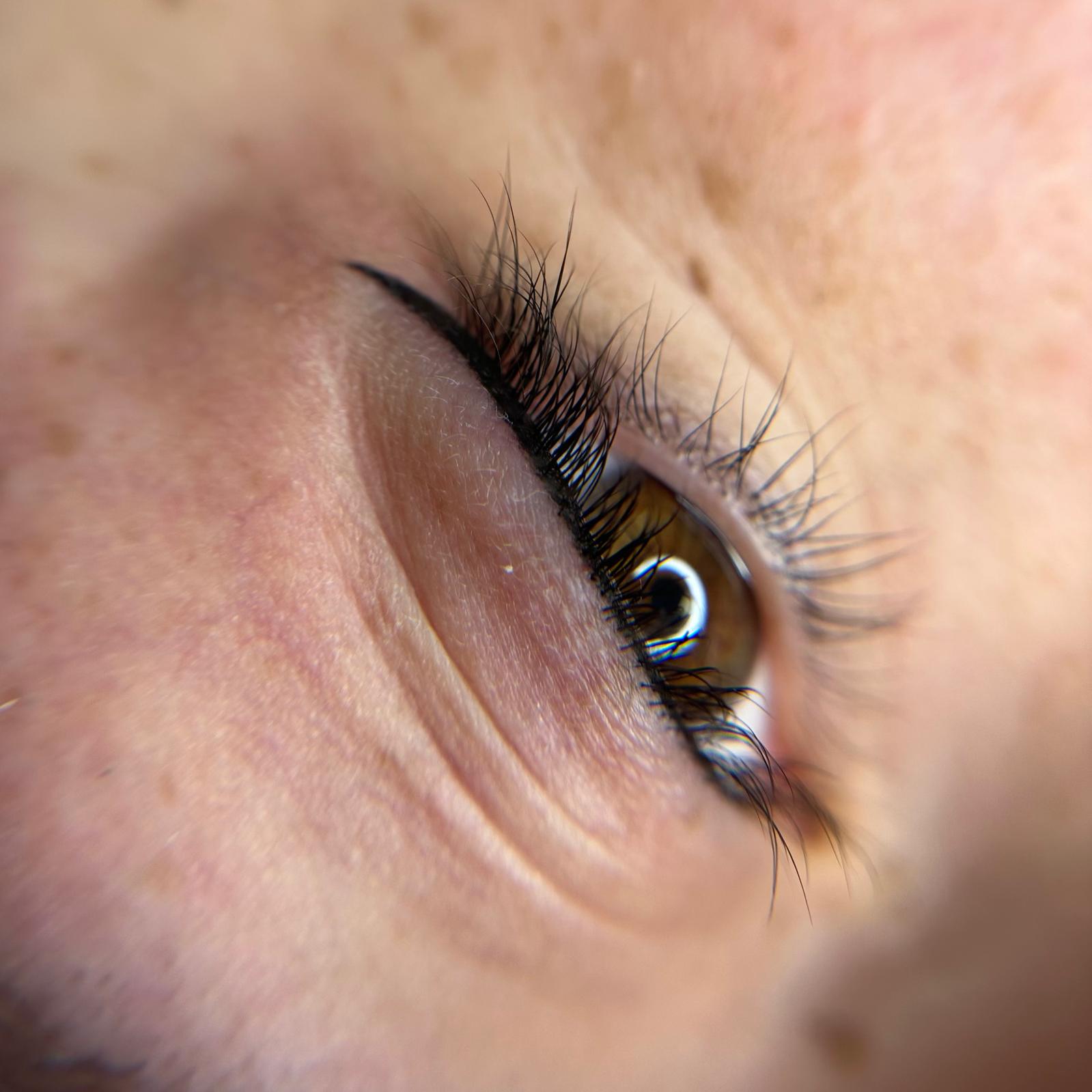 Eyeliner Semipermanente, foto del lavoro 2